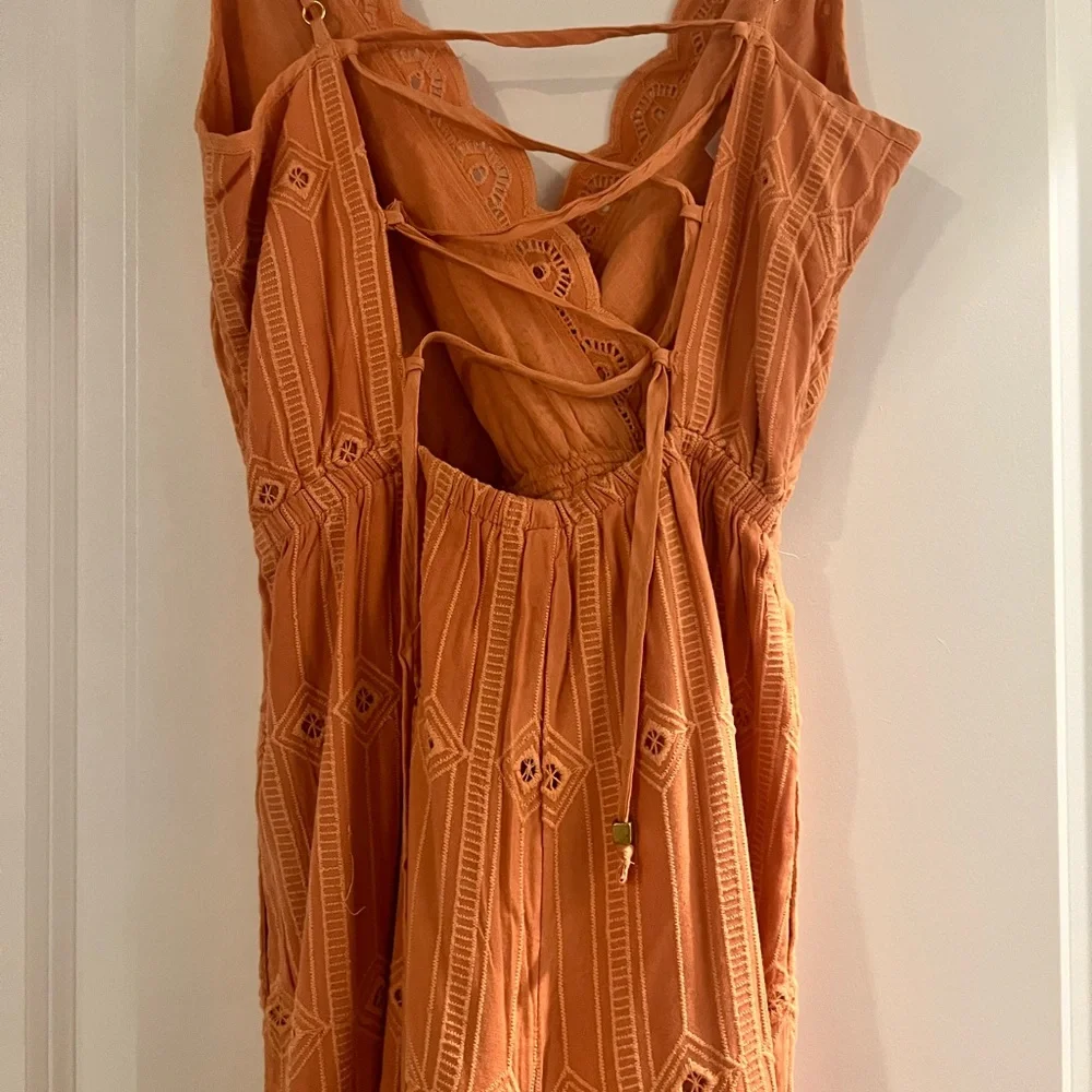 ππ§‘π
L.Space Anthropologie Ciara Eyelet Jumpsuit NWT - Picture 5 of 6